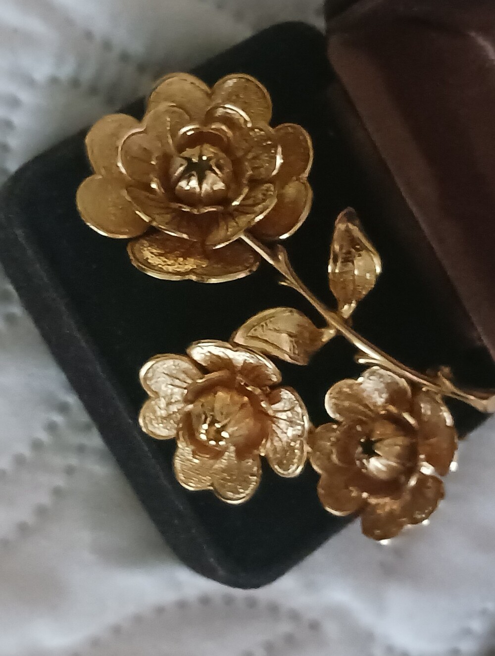 Monet Set Vintage Rose Brooch And Earrings